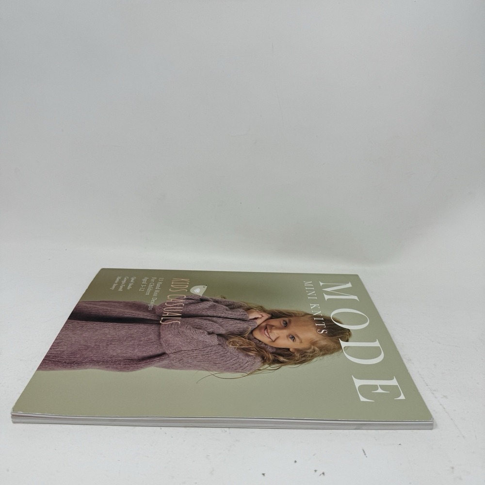 MODE Mini Knits Kids Casuals 13 Hand Knit Design Patterns for Children Booklet - Picture 4 of 4